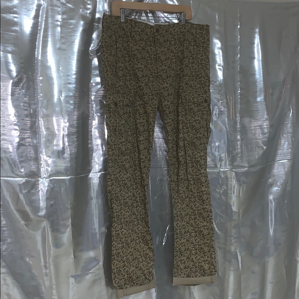 Men’s Army Print Levi Jeans